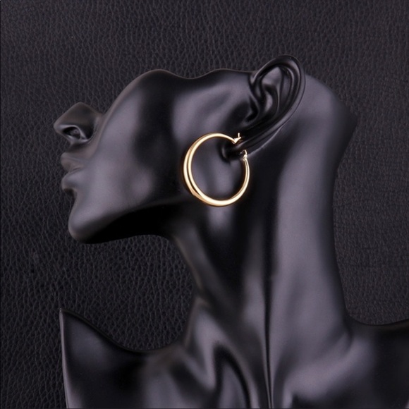 NWT Yellow Gold Plated Hoop Earings - Picture 4 of 5
